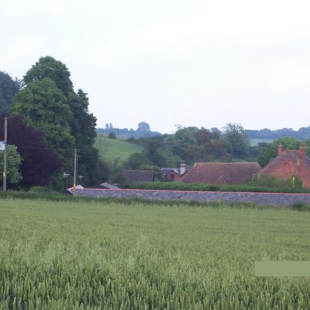 Five Cottages In Aonb And A Hobbit House! แคนเทอร์เบอรี ภายนอก รูปภาพ