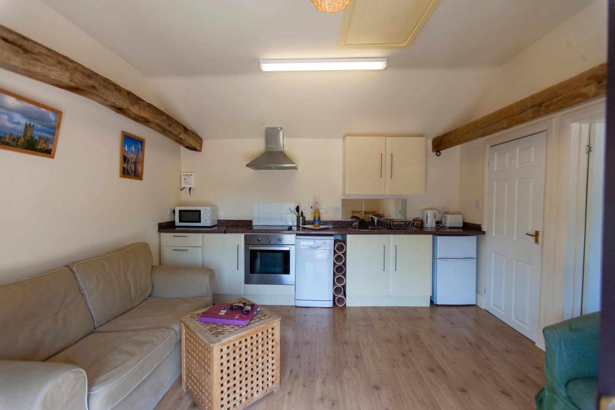 Five Cottages In Aonb And A Hobbit House! แคนเทอร์เบอรี ภายนอก รูปภาพ